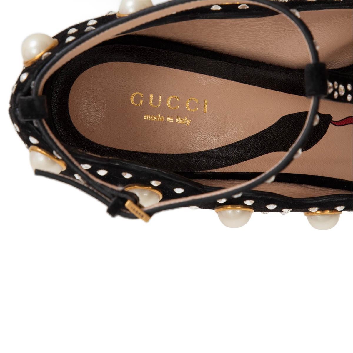 GUCCI black suede OFELIA SNAKE & PEARL ANKLE STRAP PUMPS Shoes 38.5 In Excellent Condition In Zürich, CH