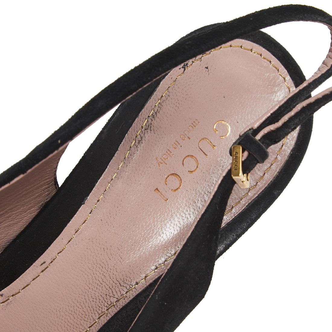 Gucci - Sandales à talons compensés en daim noir à bout ouvert - Taille 36 en vente 2