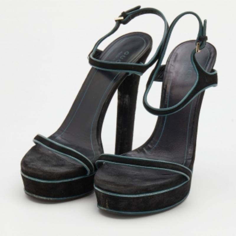 Ces sandales vous offriront à la fois luxe et confort. Fabriquées à partir de matériaux de qualité, elles sont élégamment posées sur des talons durables et sont équipées de semelles intérieures confortables.
