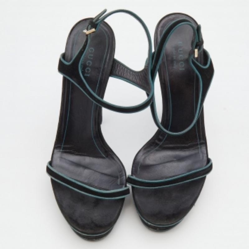 Noir Gucci - Sandales à plateforme en daim noir - Taille 37 en vente