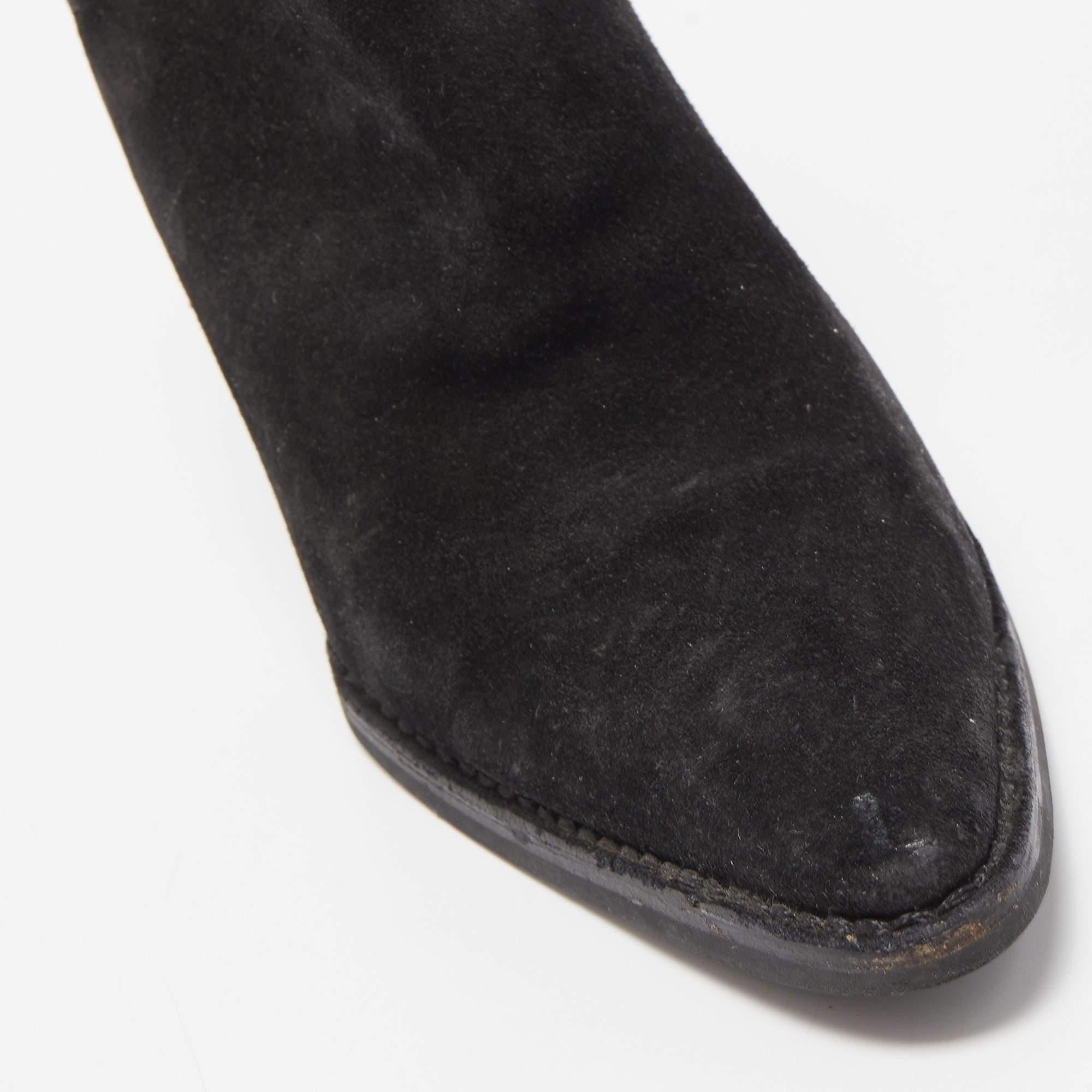 Gucci Black Suede Pointed Toe Ankle Boots Size 39 In Good Condition For Sale In Dubai, Al Qouz 2