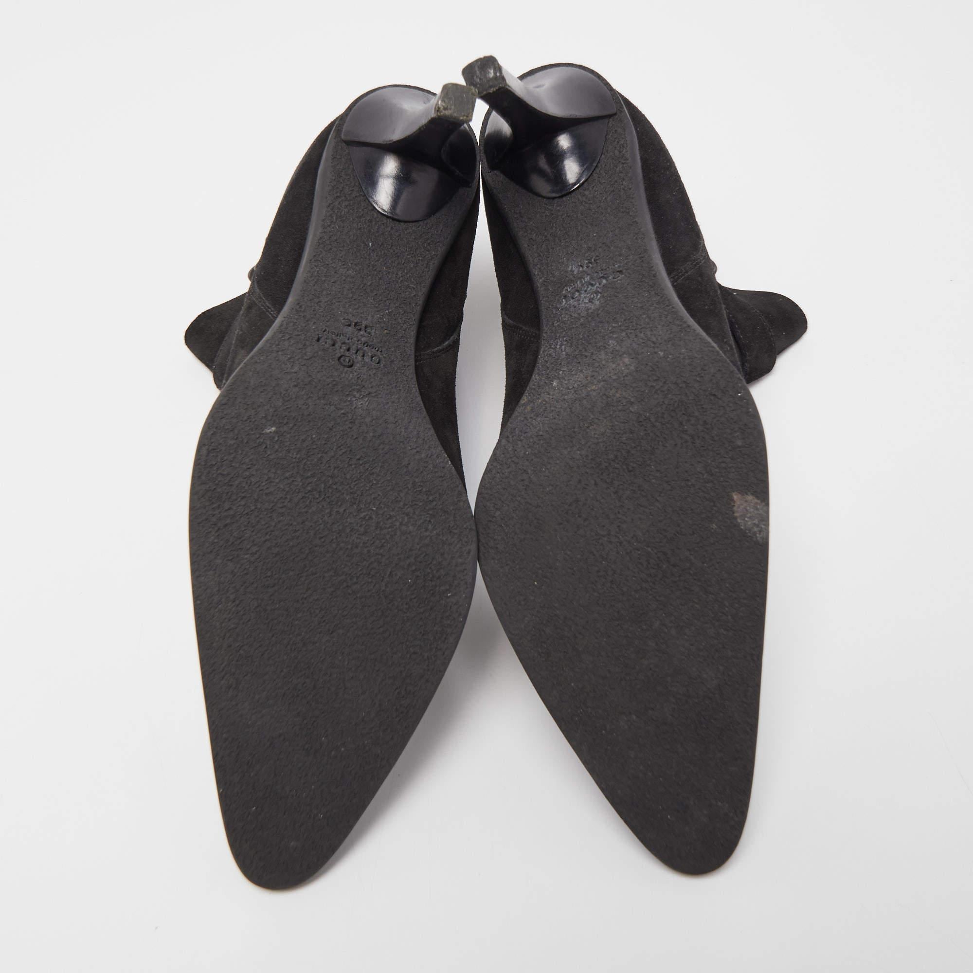 Gucci Botines de ante negro con puntera puntiaguda Talla 39 en venta 2