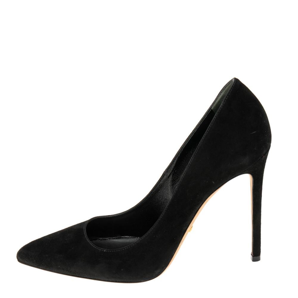 Minimally chic and stylish, these pumps from Gucci are simply amazing! The black pumps are crafted from suede and feature pointed toes, comfortable leather insoles, and 11 cm heels. They'll look great with a lot of outfits.