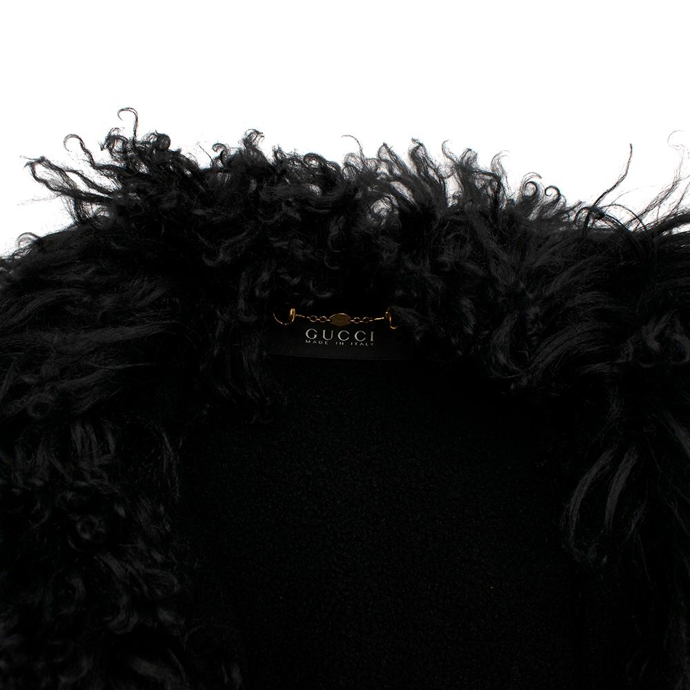 Gucci Black Suede & Shearling Buckle Detail Sleeveless Jacket - Size US 4 For Sale 1