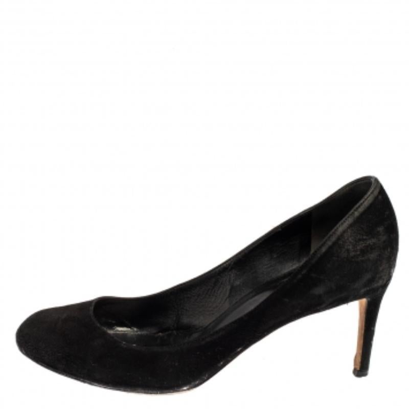 Gucci Black Suede Slip On Pumps Size 37 In Fair Condition For Sale In Dubai, Al Qouz 2