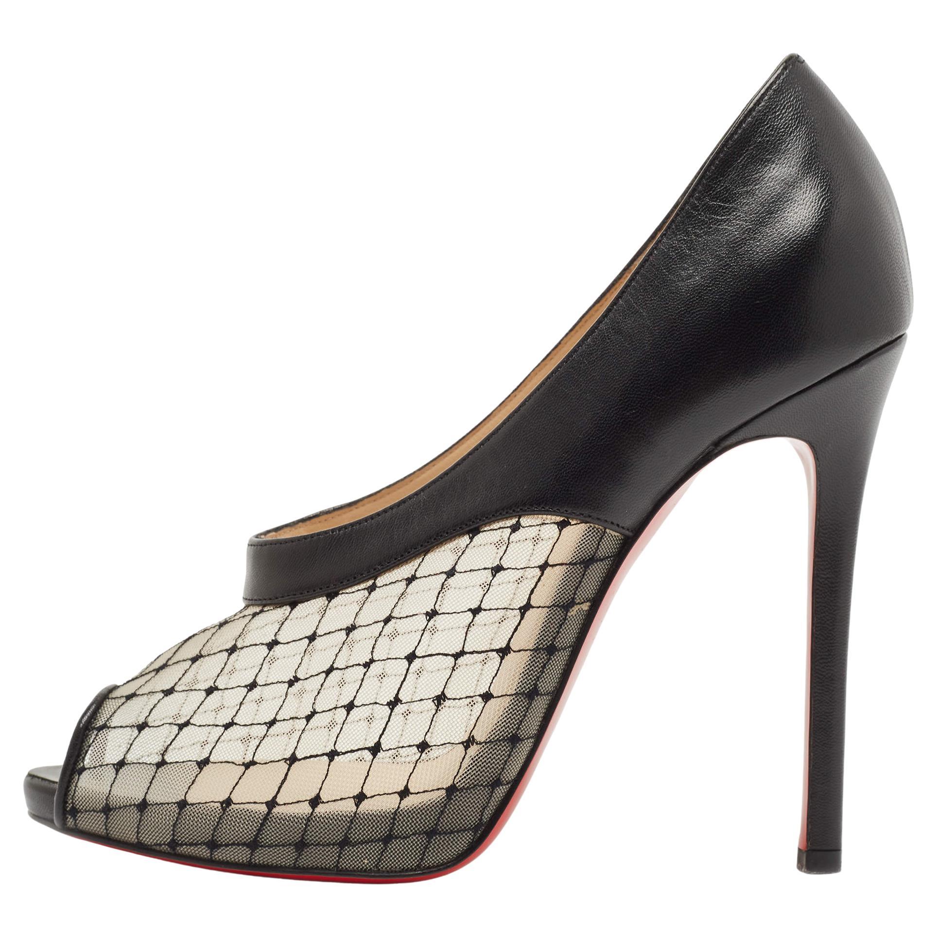 Gucci Pumps punta quadrata in camoscio nero misura 38,5 in vendita