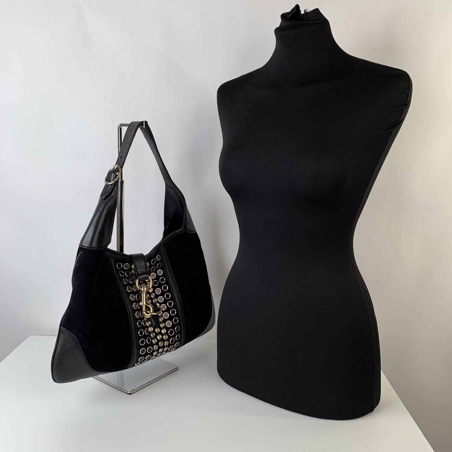 MATERIAL: Leather, Suede COLOR: Black MODEL: Jackie Bouvier Hobo GENDER: Women SIZE: Medium Condition B :GOOD CONDITION - Some light wear of use- Some normal wear of use on suede (slight fading and pressure marks due to normal use). Some wear of use