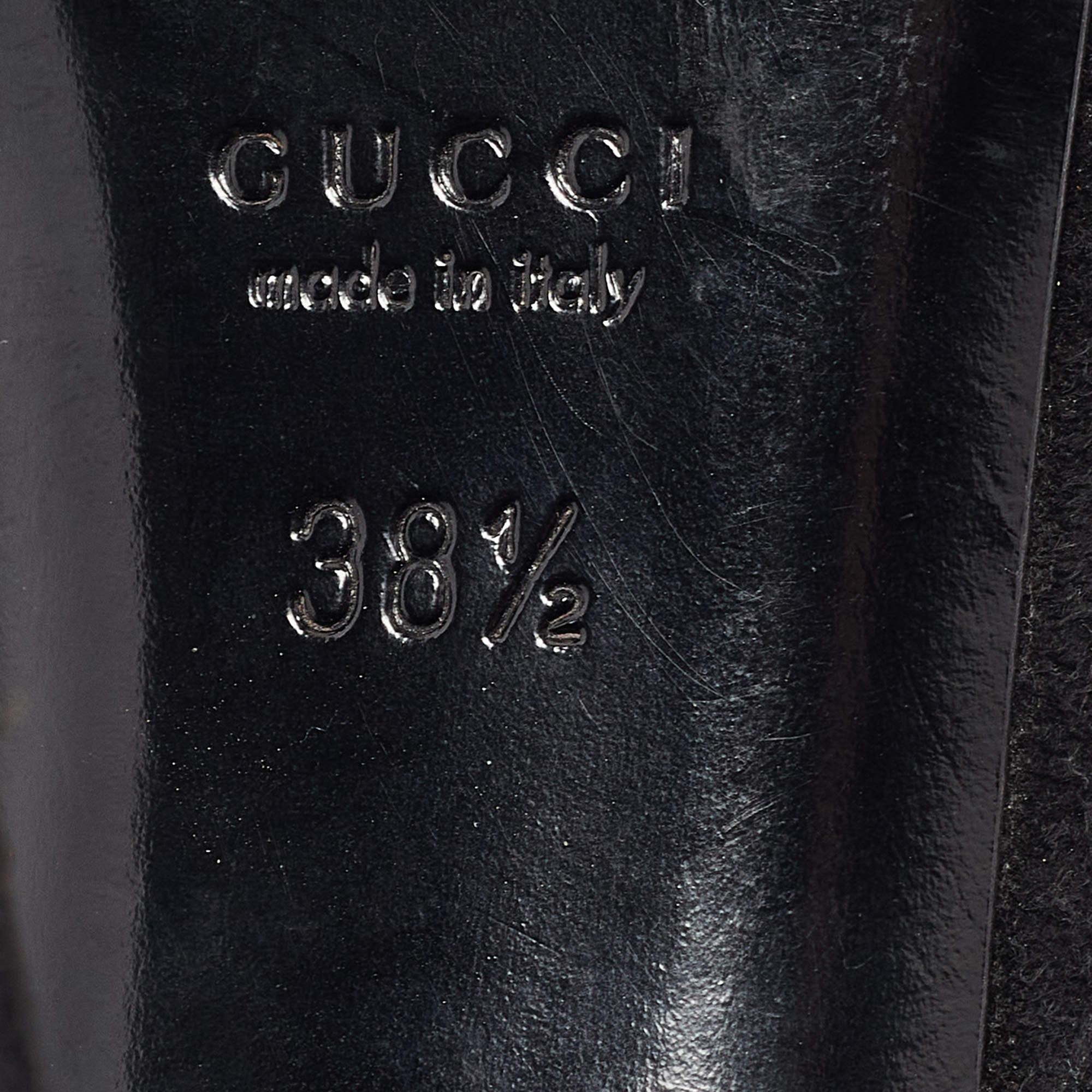 Gucci T-Strap en daim noir  Sandales à bout ouvert taille 38,5 en vente 3