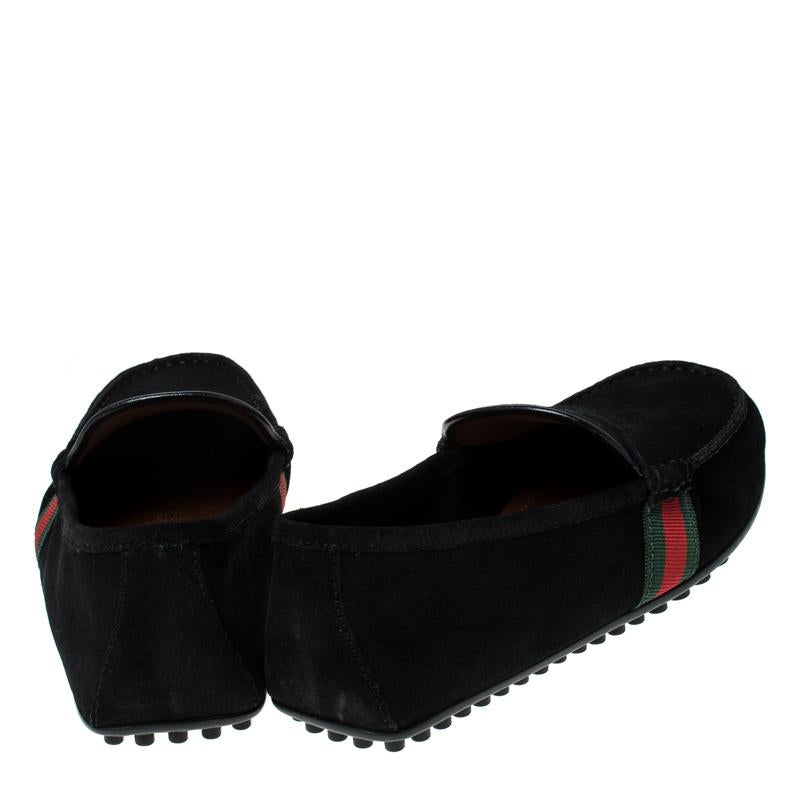 Gucci Black Suede Web Detail Slip On Loafers Size 40 In New Condition In Dubai, Al Qouz 2