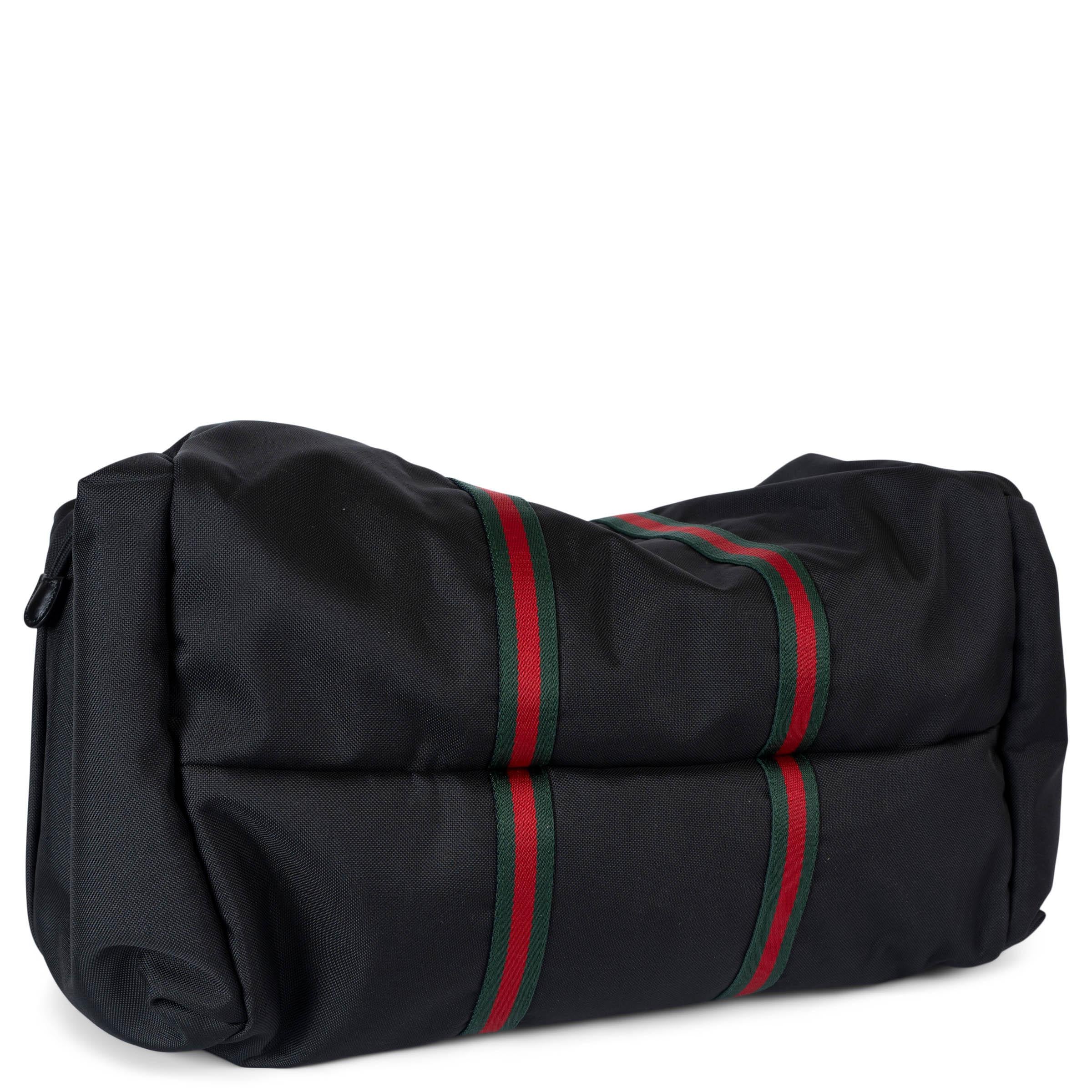 GUCCI black technical nylon ANIMALIER WEB DUFFLE Bag In Excellent Condition For Sale In Zürich, CH