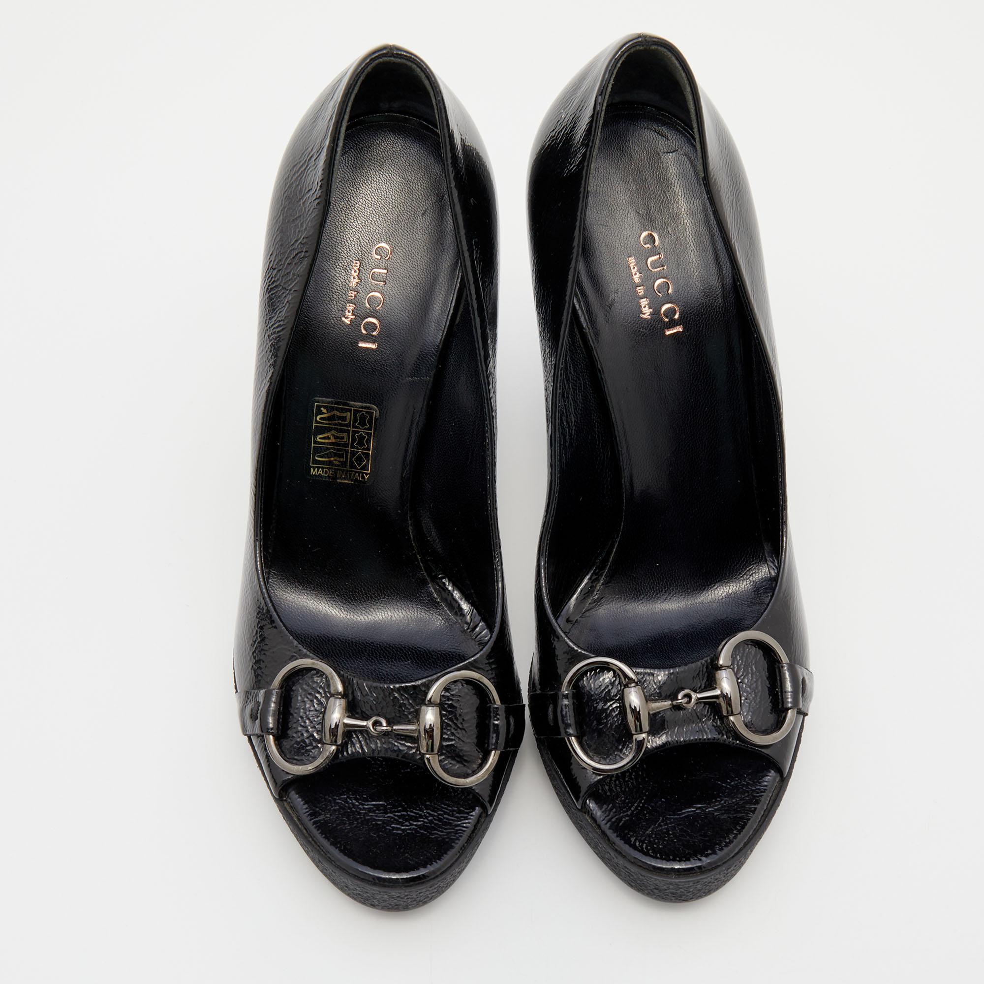 Gucci's timeless aesthetic and stellar craftsmanship in shoemaking is evident in these stunning pumps. Crafted from textured patent leather in a black shade, they are topped with the signature Horsebit accent and mounted on tall heels for the right