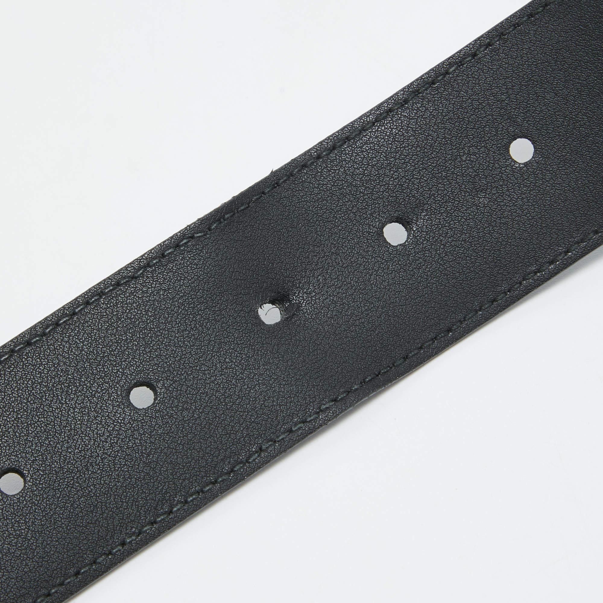 Gucci - Ceinture à boucle en cuir texturé noir 70 CM Bon état - En vente à Dubai, Al Qouz 2