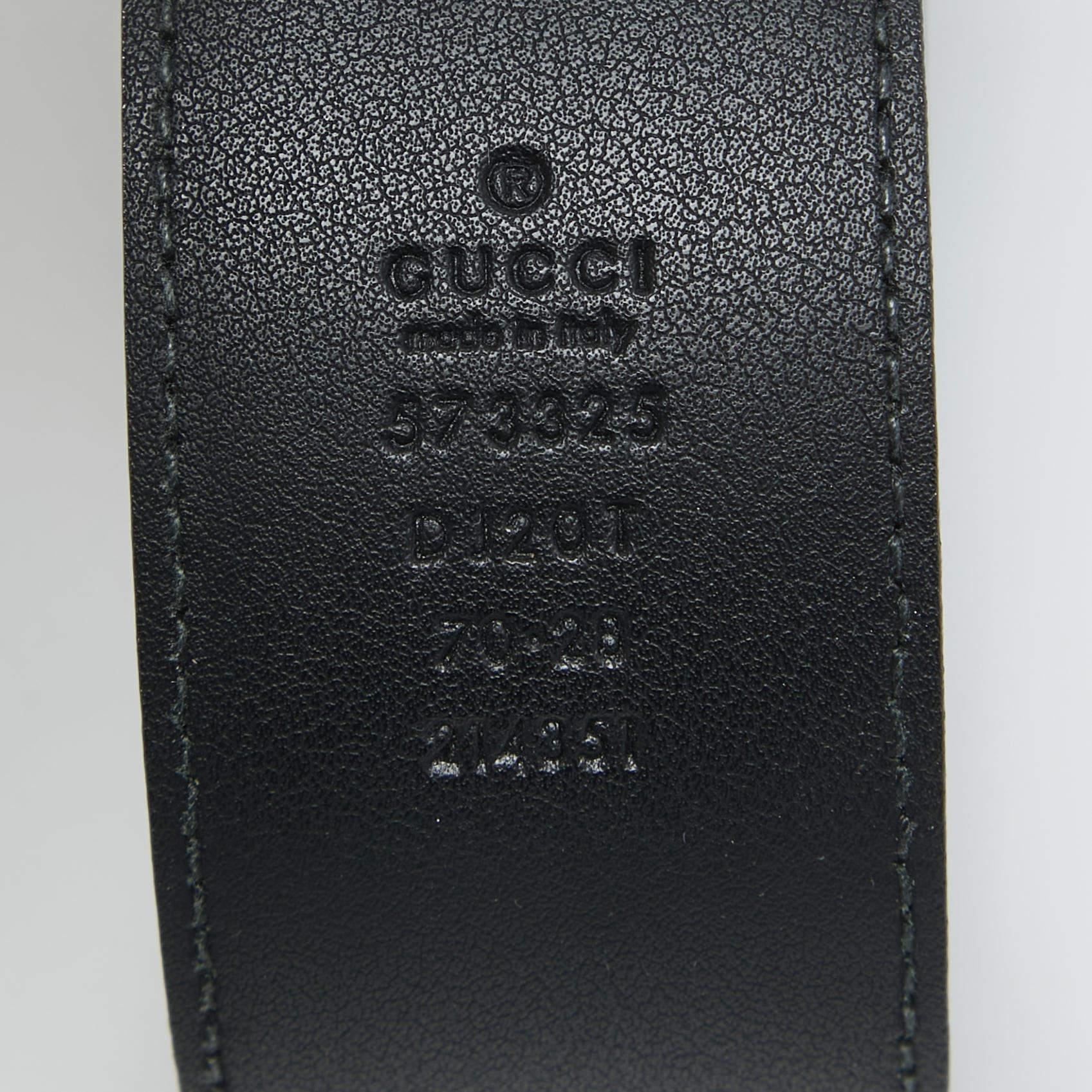 Gucci - Ceinture à boucle en cuir texturé noir 70 CM Pour femmes en vente