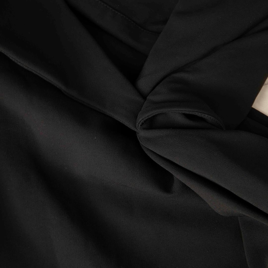 Gucci Vestito midi nero con scollo a V e manica lunga taglia S.I.V.A. In condizioni buone in vendita a London, GB