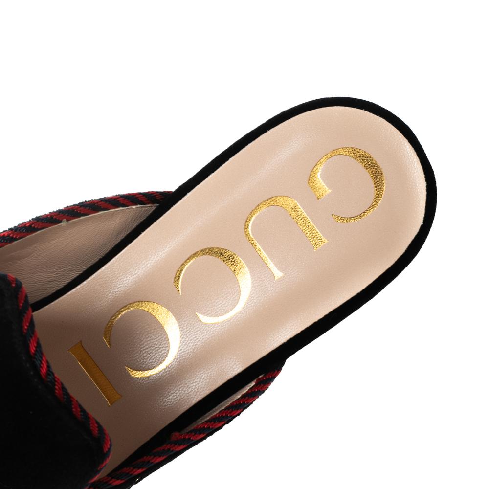 Gucci Black Velvet Embroidered Bees Bow Princetown Mule Flats Size 37 In New Condition In Dubai, Al Qouz 2