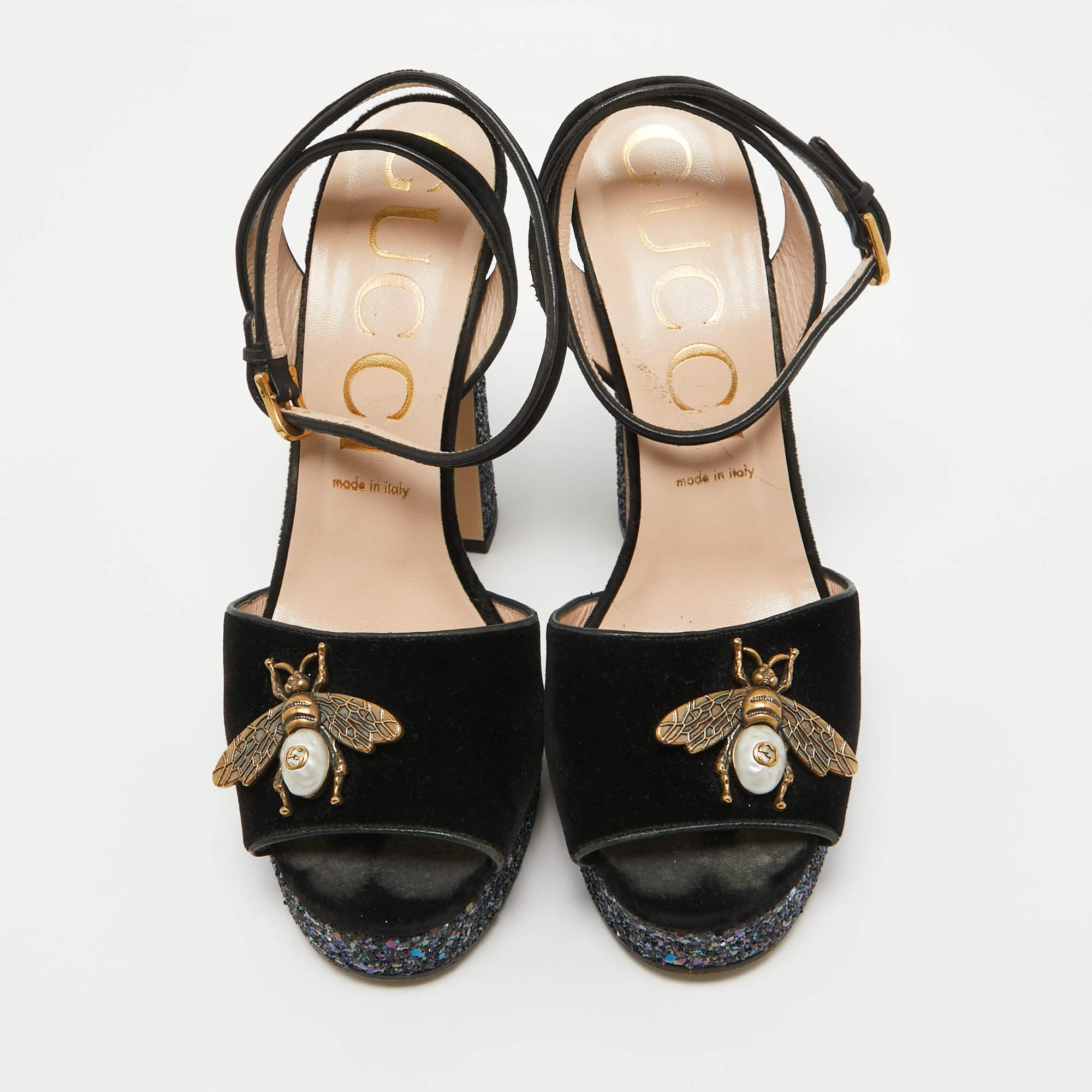 Gucci Black Velvet Soko Platform Sandals Size 40.5 In Good Condition For Sale In Dubai, Al Qouz 2