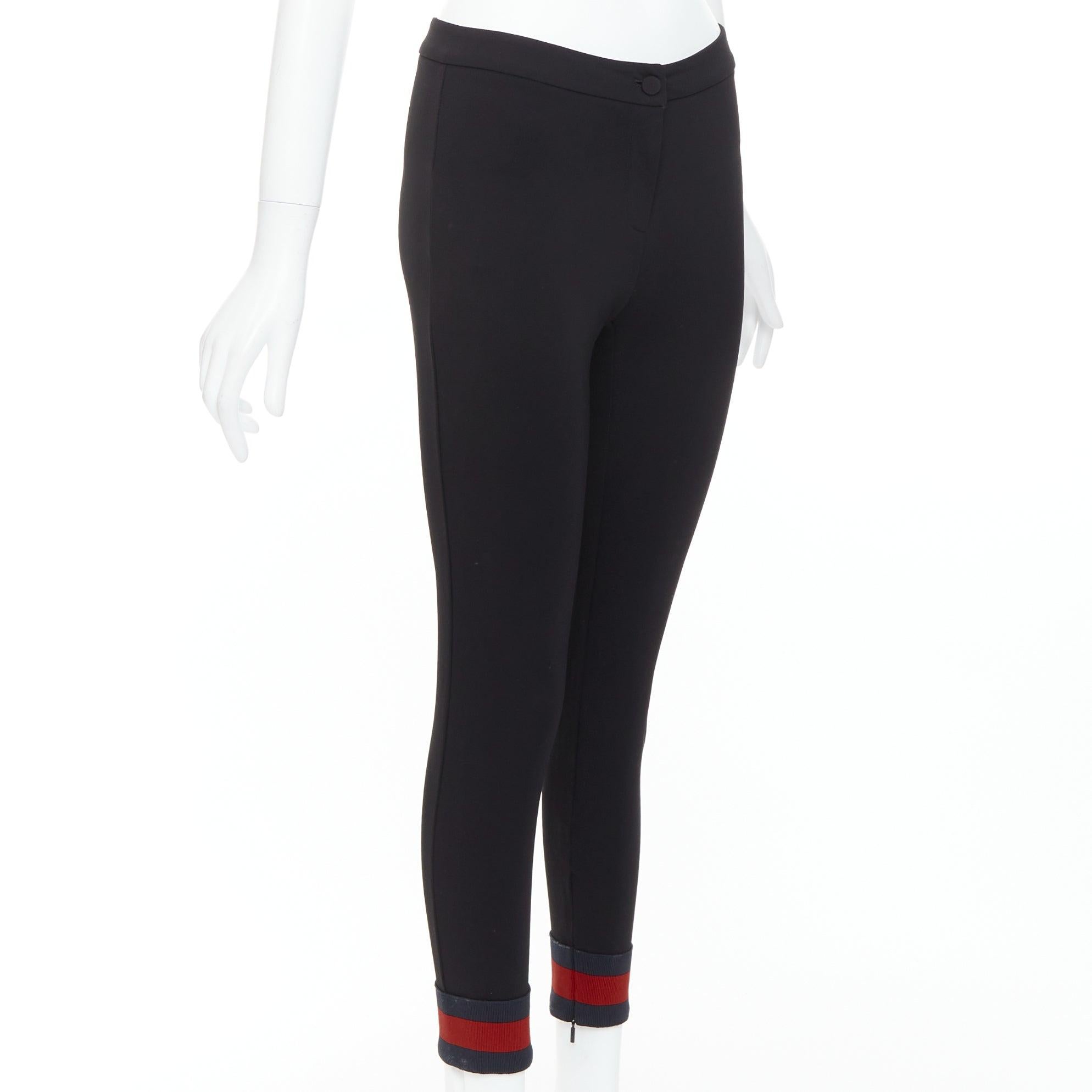 Noir GUCCI Pantalon effilé en viscose noire mélangée à manches en toile rouge S en vente