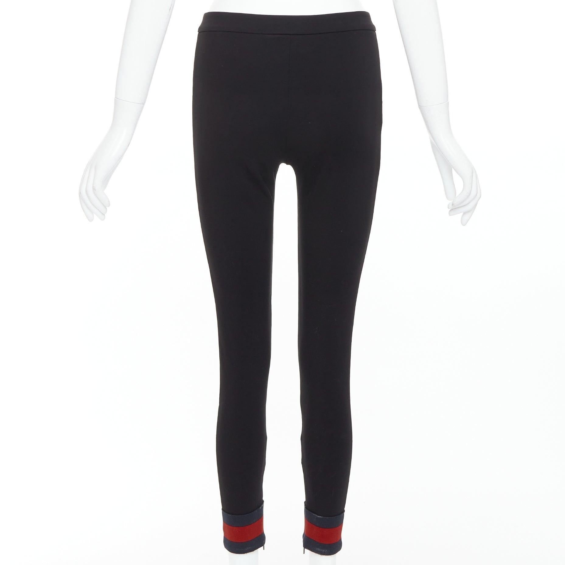 GUCCI Pantalon effilé en viscose noire mélangée à manches en toile rouge S Pour femmes en vente