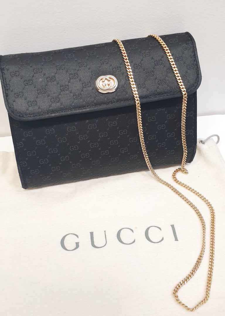 Gucci Black W/Gold Chain Mini Shoulder Purse
Material Satin
Color Black
Length   18 cm   7,08 inches
Height    14 cm   5,51 inches


PRADERA Fashion Division  is specialised in European Fashion designers, clothing, handbags, accessories and as such