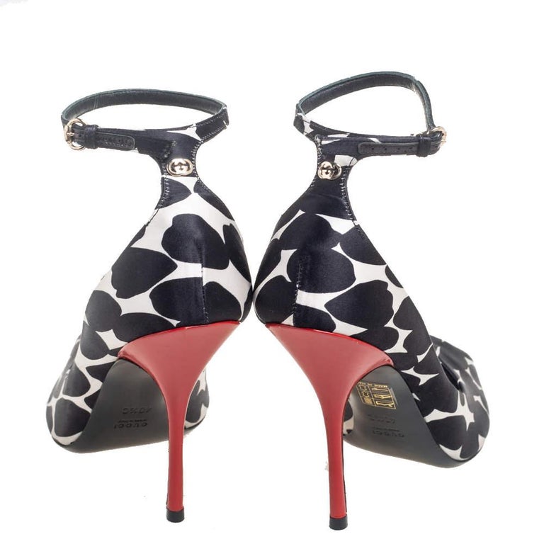 Gucci Black/White Animal Print Satin Peep-Toe Ankle-Strap Sandal Size 40.5  For Sale at 1stDibs