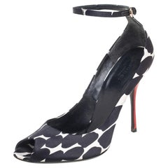 Gucci Black/White Animal Print Satin Peep-Toe Ankle-Strap Sandal Size 40.5