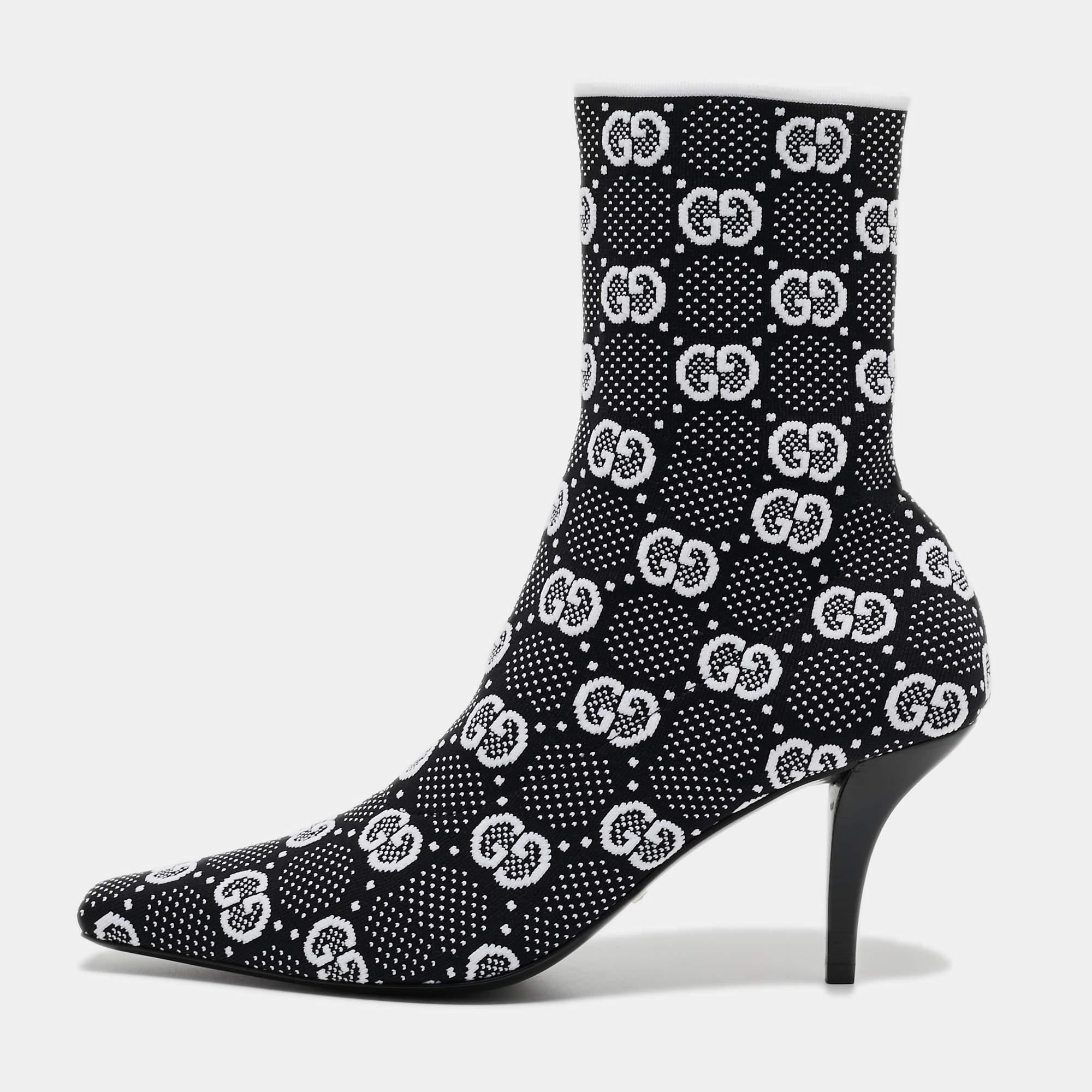 Gucci Black/White GG Knit Fabric Sock Ankle Boots Size 39 In Excellent Condition For Sale In Dubai, Al Qouz 2