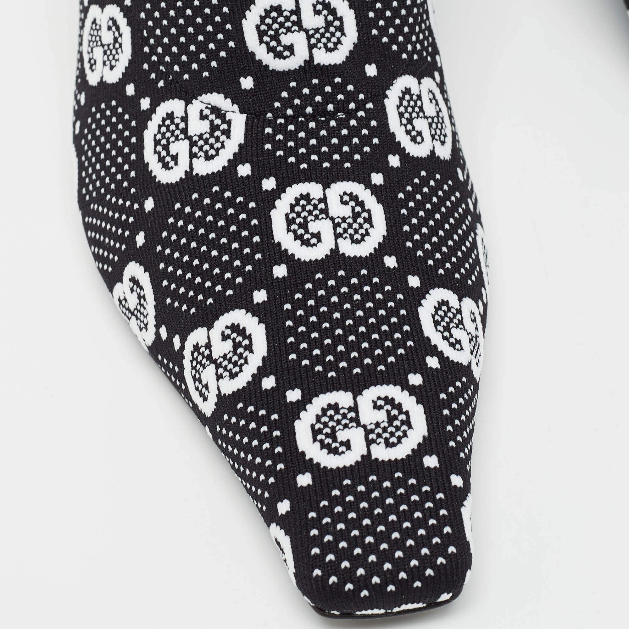 Gucci Black/White GG Knit Fabric Sock Ankle Boots Size 39.5 In Excellent Condition For Sale In Dubai, Al Qouz 2