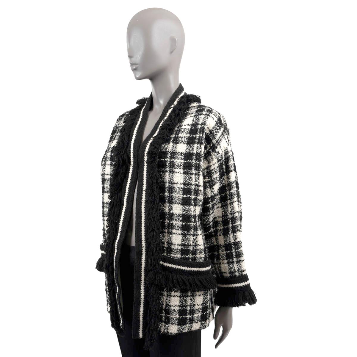 GUCCI black & white wool 2021 FRINGE TRIM OVERSIZED OPEN TWEED Jacket 38 XS In Excellent Condition In Zürich, CH
