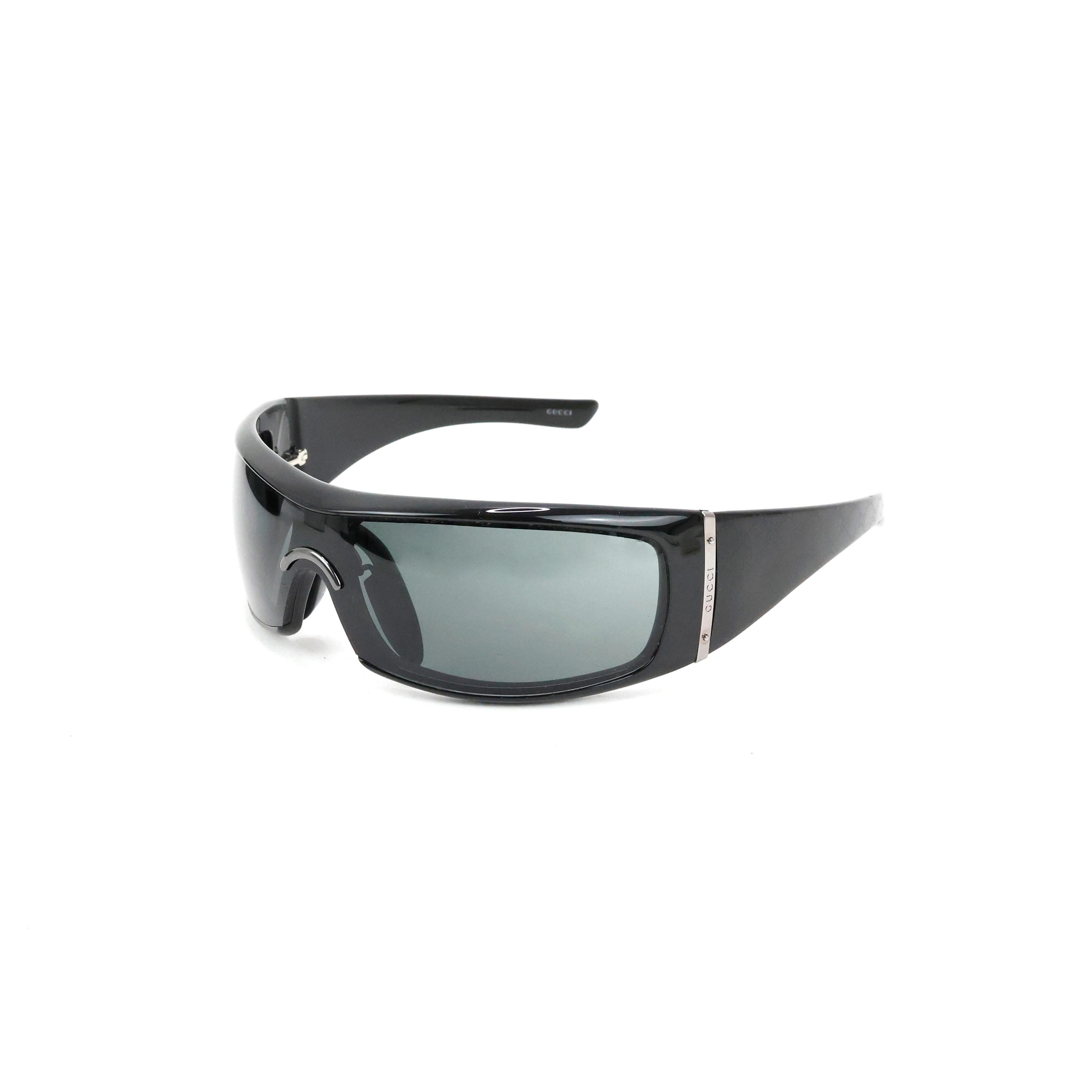 Schwarze Y2K-Sonnenbrille von Gucci im Zustand „Hervorragend“ im Angebot in Bressanone, IT