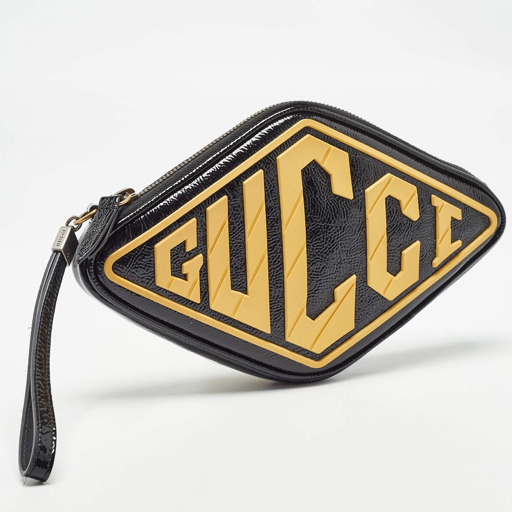 Gucci Black/Yellow Patent Leather and Rubber Game Patch Wristlet Clutch In Good Condition In Dubai, Al Qouz 2