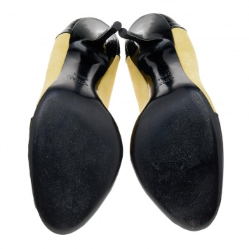 Gucci Negro/Amarillo Charol Y Ante Bombas Peep Toe Tamaño 38.5 2