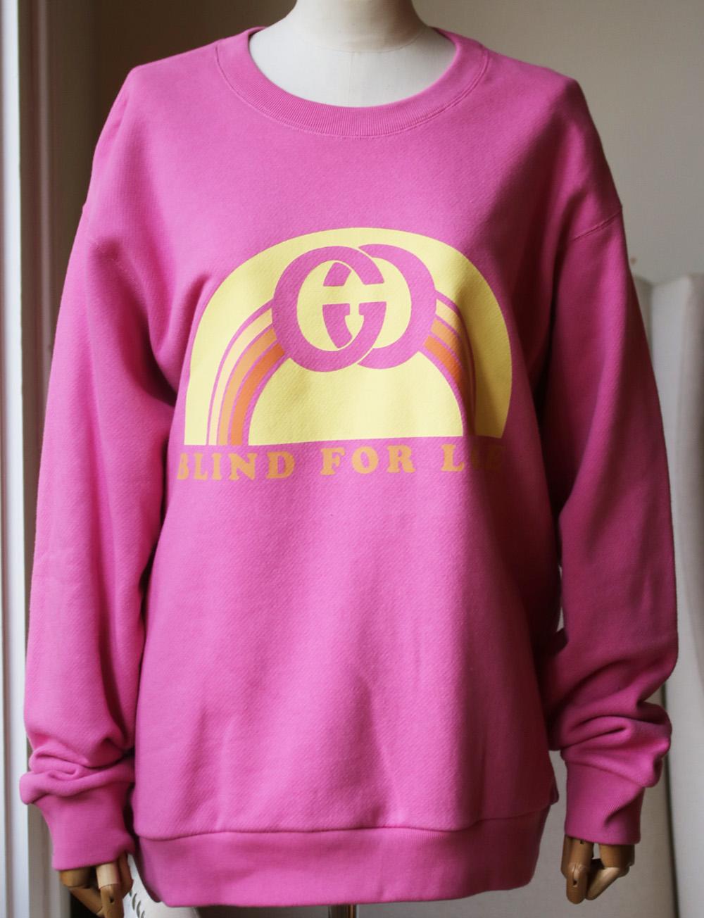 An oversized sweatshirt with 'Blind For Love' print! Pink heavy felted cotton jersey. Yellow and pink print detail on the front. Crewneck. 100% cotton. Made in Italy. 

Size: Medium (UK 10, US 6, FR 38, IT 42)

Condition: As new condition, no sign