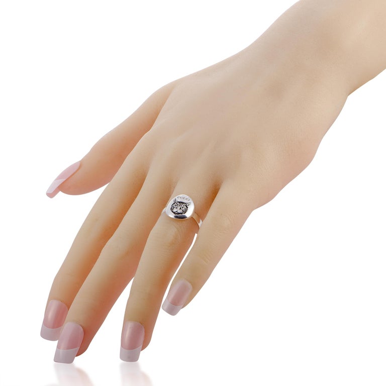 Gucci Blind For Love Ring On Hand Gucci YBC455247001 Blind Love