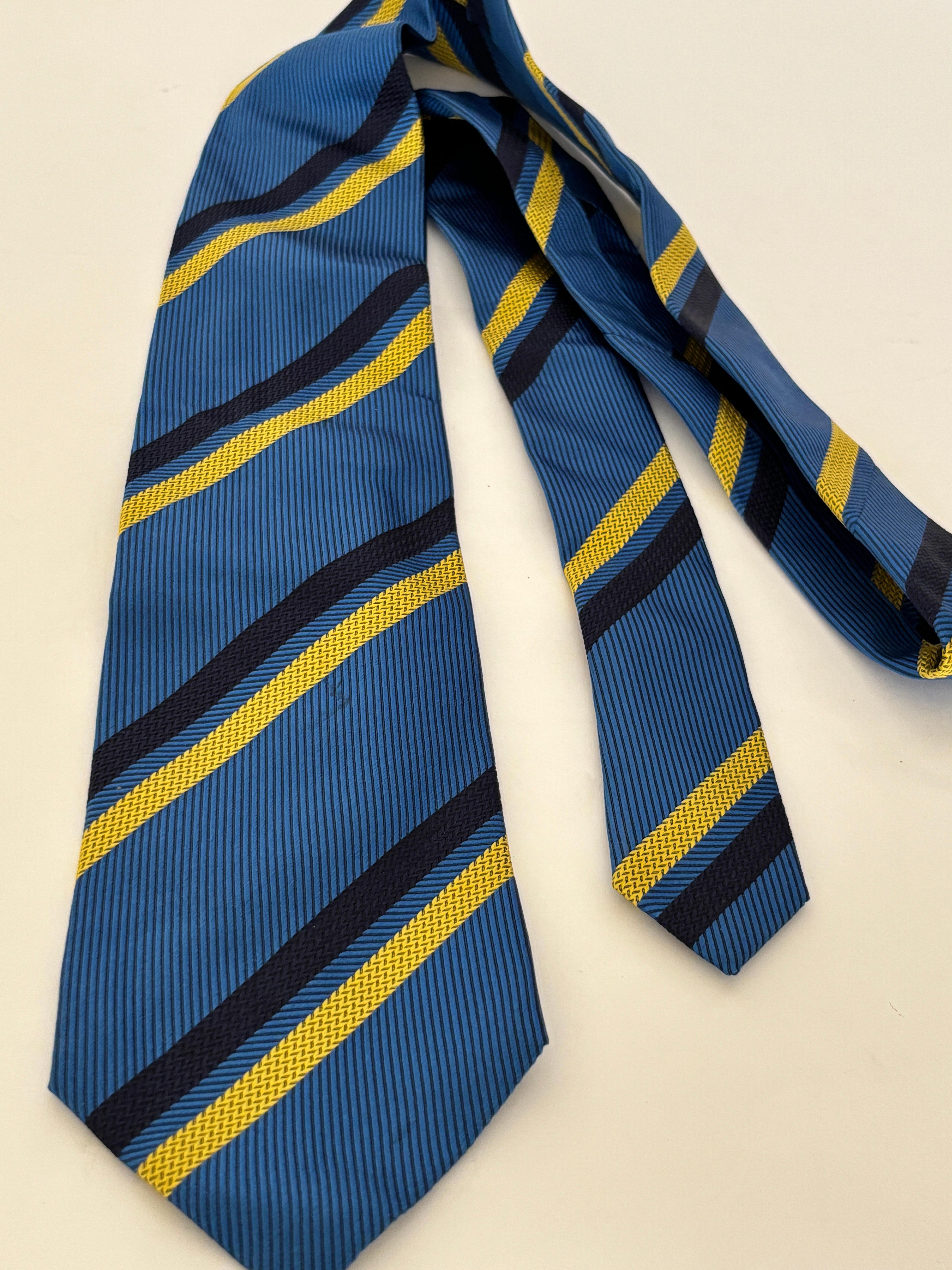 GUCCI Corbata de seda azul y dorada Diseño abstracto Italia años 90 en venta 2