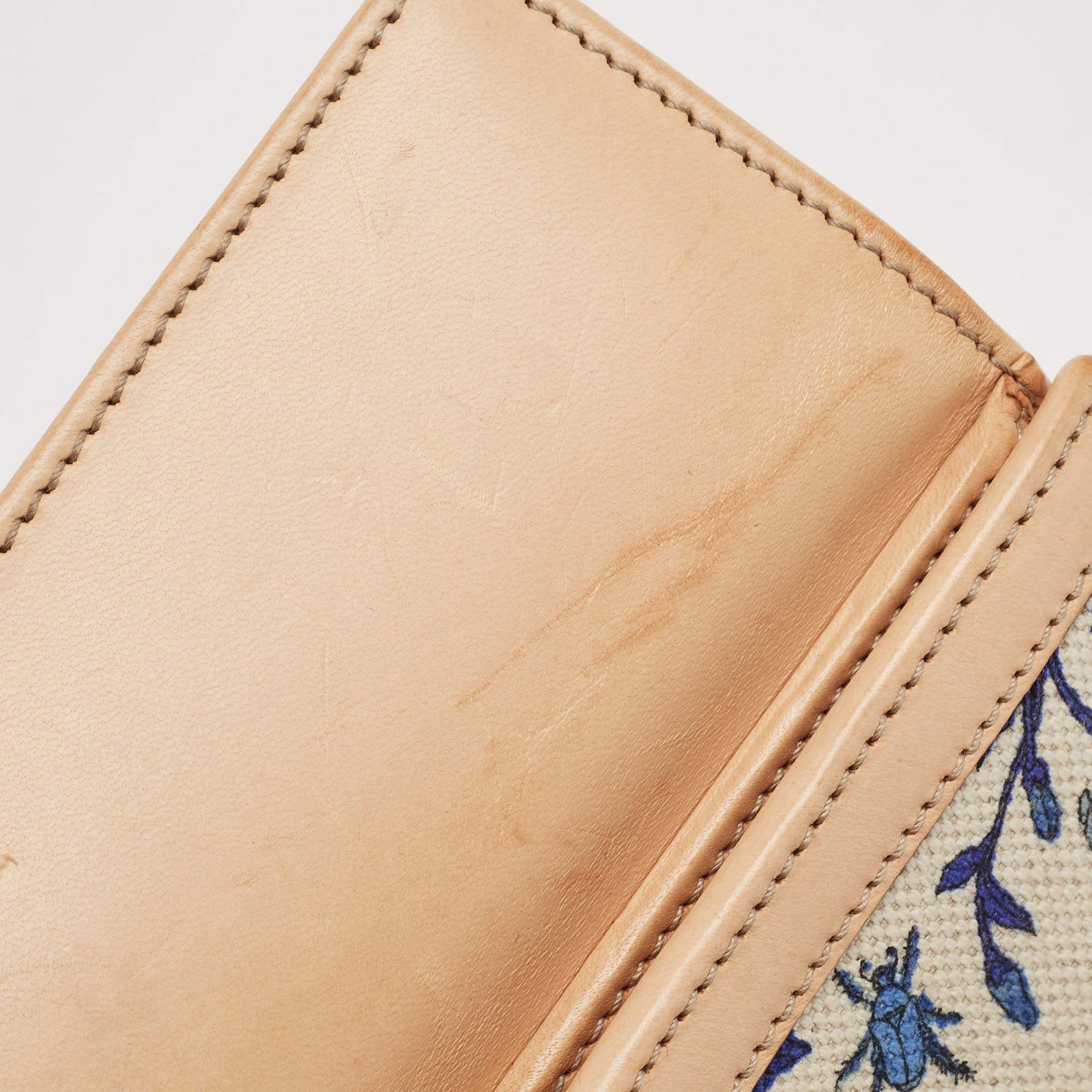 Gucci Blue/Beige Floral Print Canvas and Leather Wave Continental Wallet For Sale 1