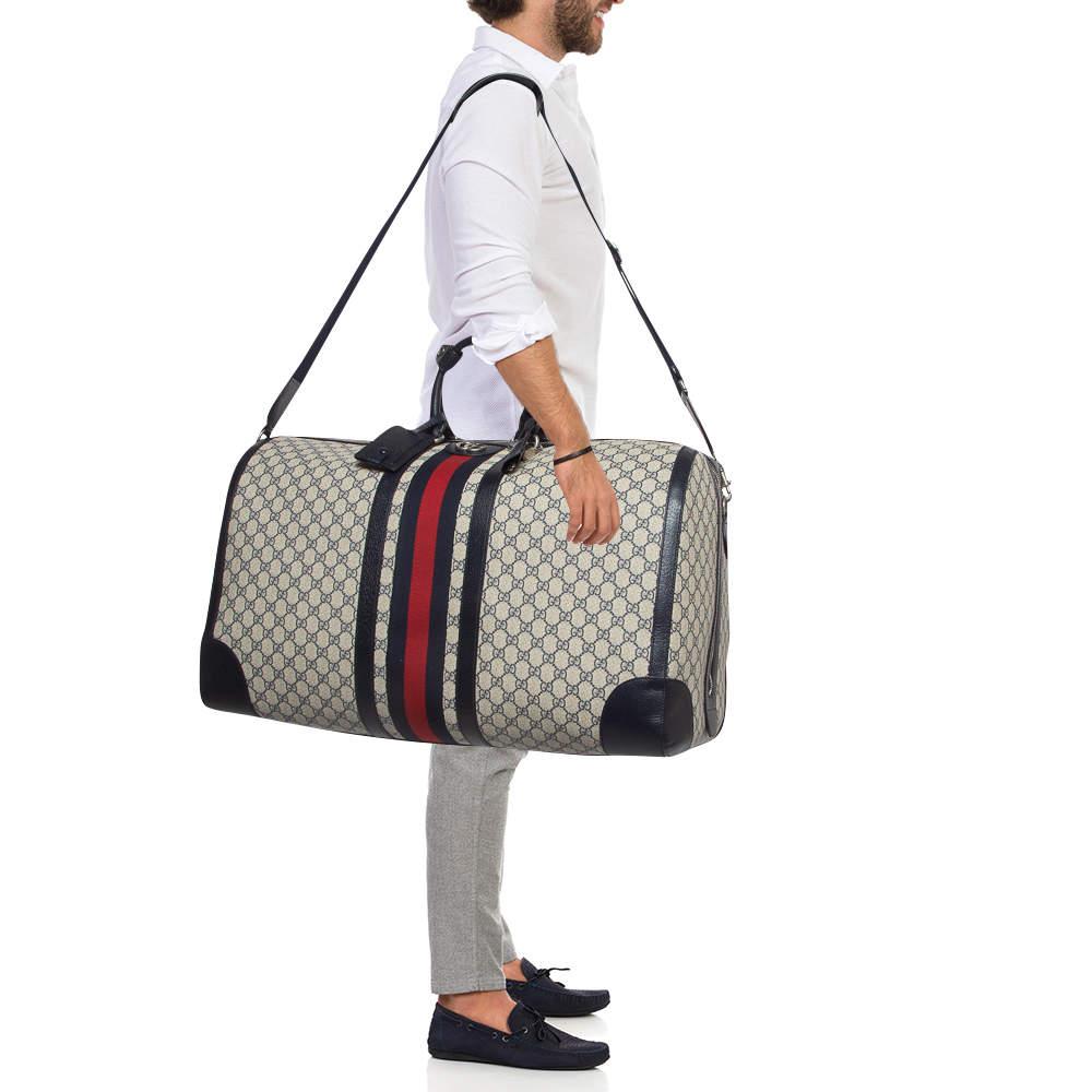 Gucci Blue/Beige GG Supreme Canvas Maxi Savoy Duffle Bag In New Condition In Dubai, Al Qouz 2