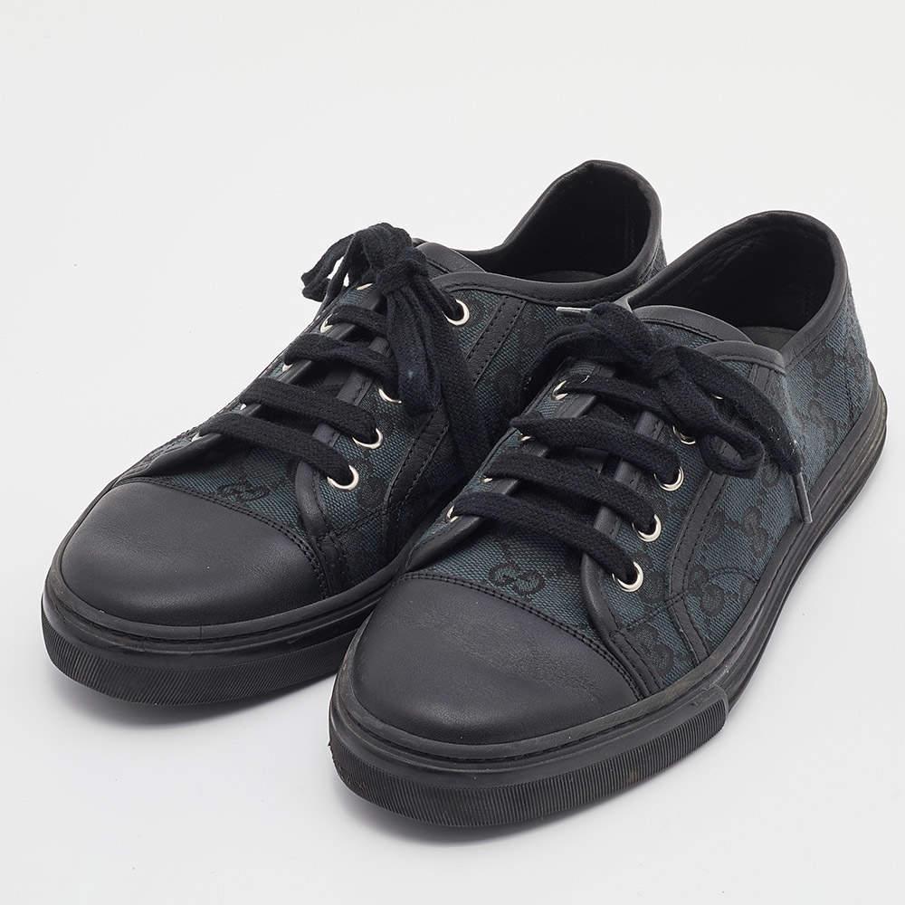 Gucci Blue/Black GG Canvas and Leather Low Top Sneakers Size 37 In Good Condition For Sale In Dubai, Al Qouz 2
