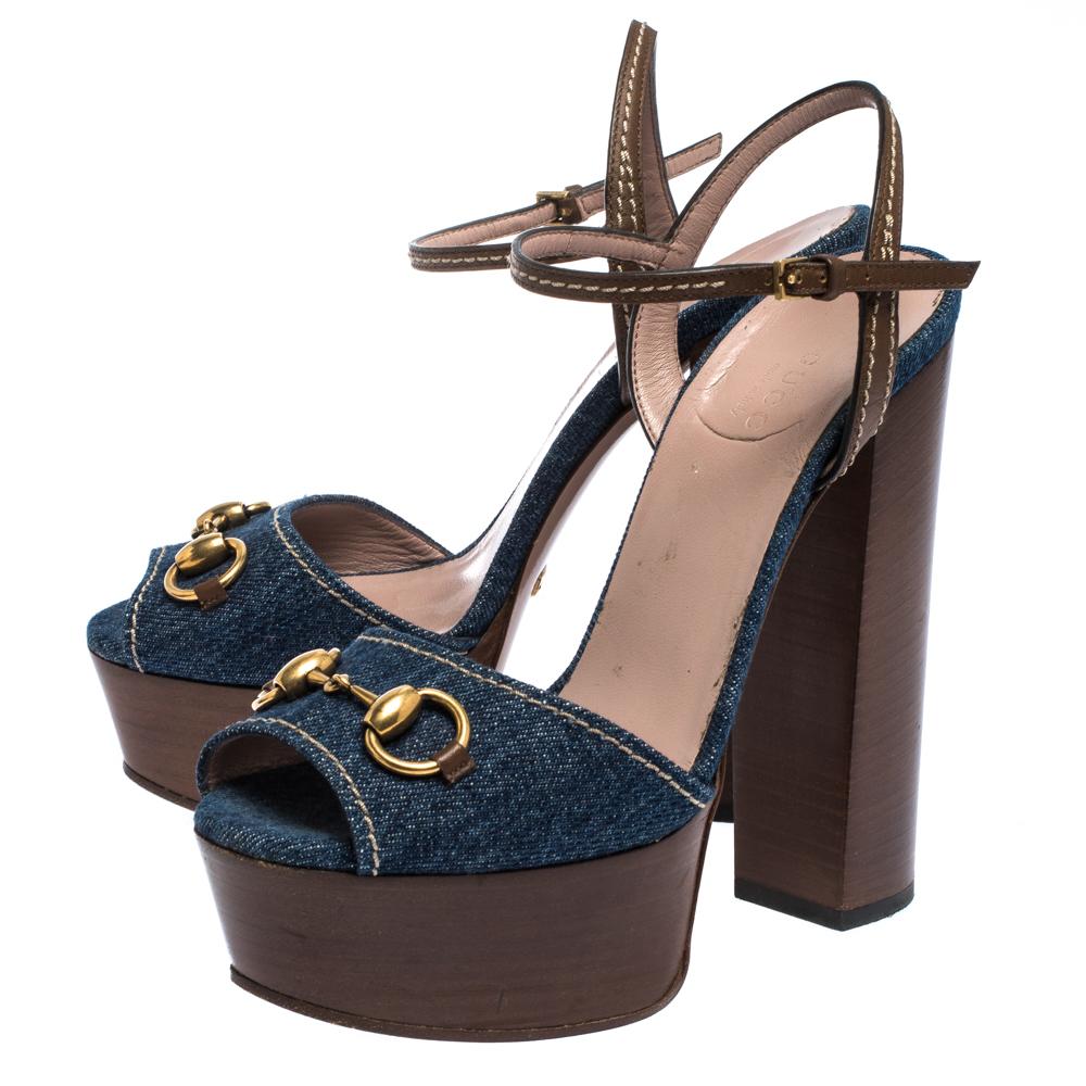 Gucci Blue/Brown Denim and Leather Claudia Horsebit Platform Sandals Size 37.5 In Good Condition In Dubai, Al Qouz 2