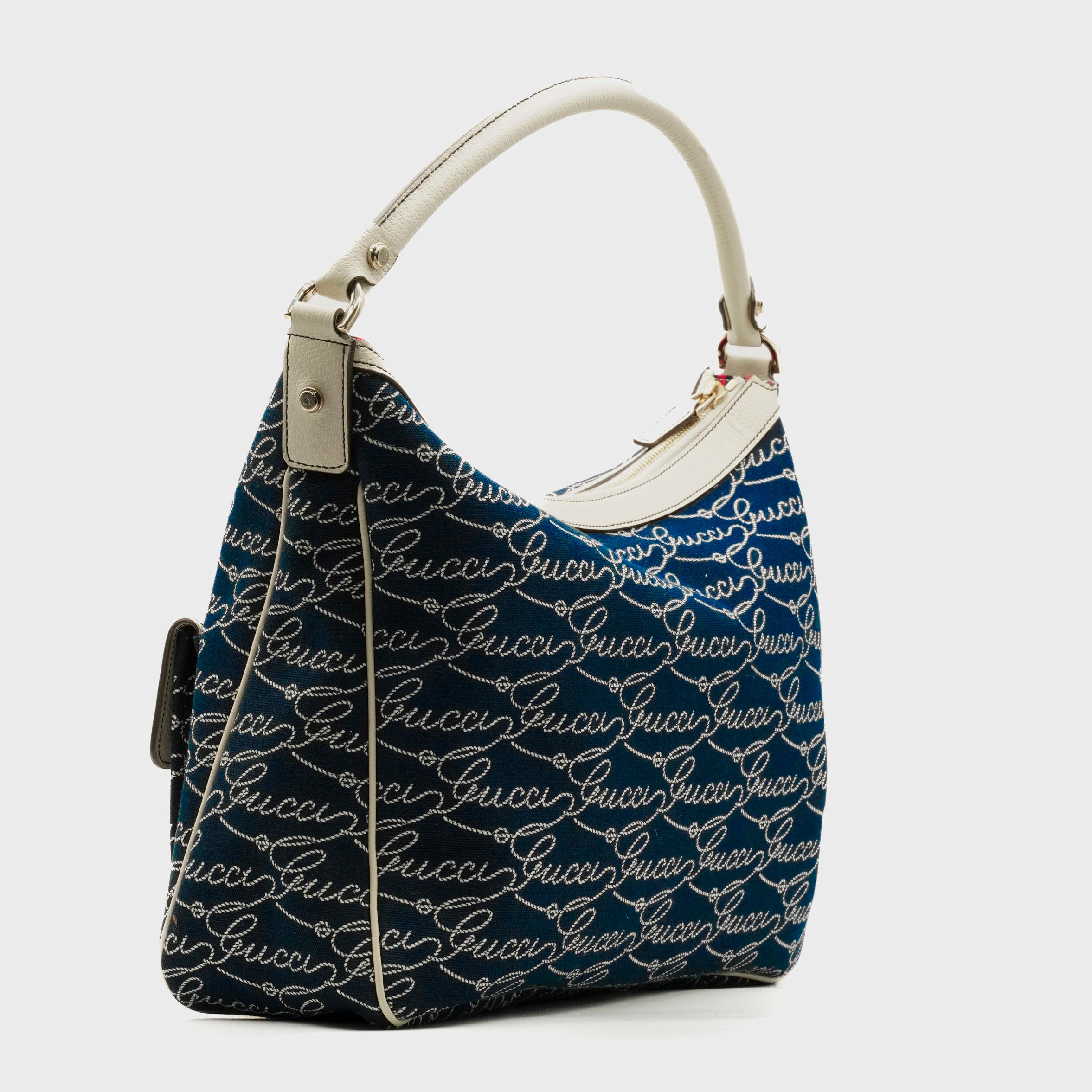 Sac à main Gucci en toile bleue et cuir crème, circa 2010s Excellent état - En vente à Paris, FR