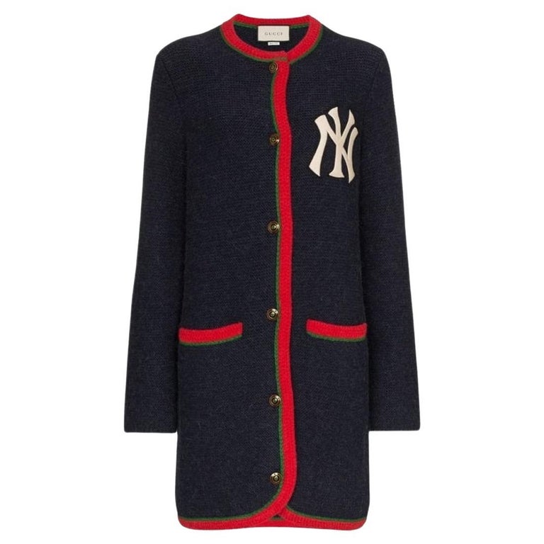 Gucci Blaue Strickjacke mit New Yorker Yankees Patch im Angebot bei 1stDibs