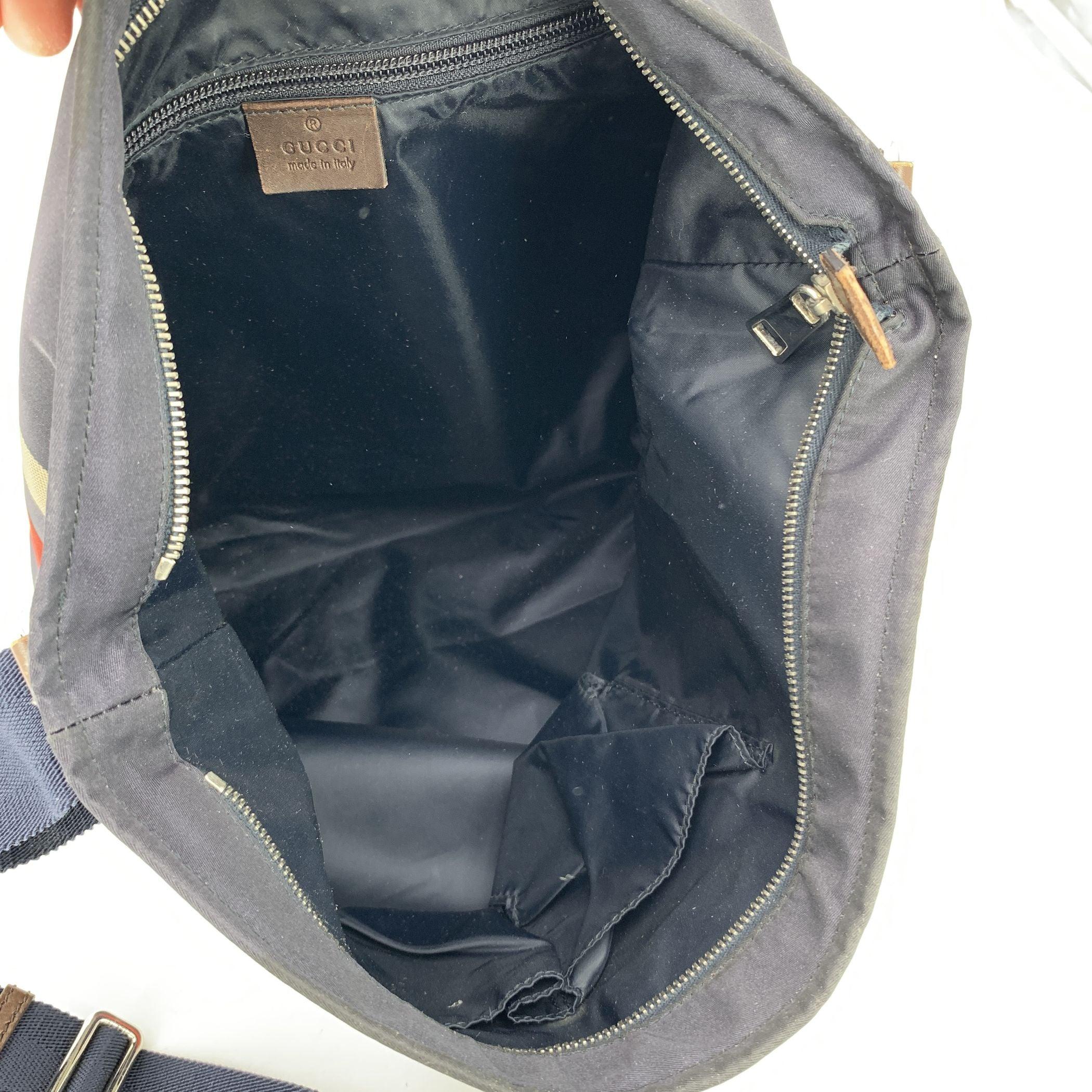 Gucci Blue Diamond Nylon Canvas Crossbody Messenger Bag In Good Condition For Sale In Rome, Rome