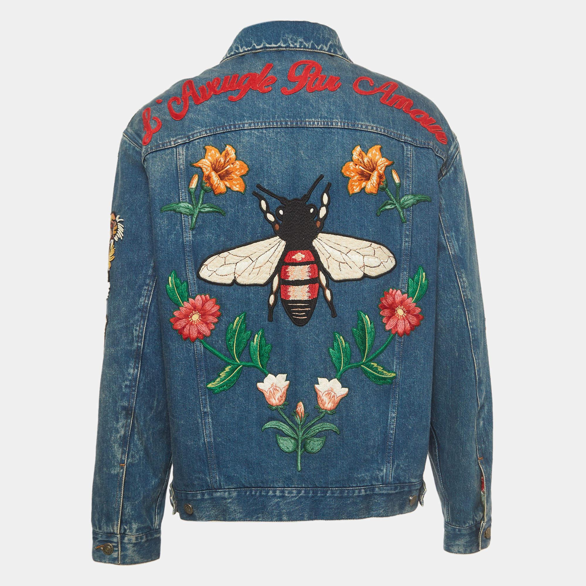 Infuse an extra dose of style into your outfit with this highly fashionable Gucci jacket. Tailored from quality materials, it embodies a contemporary vibe and is filled with statement elements.

