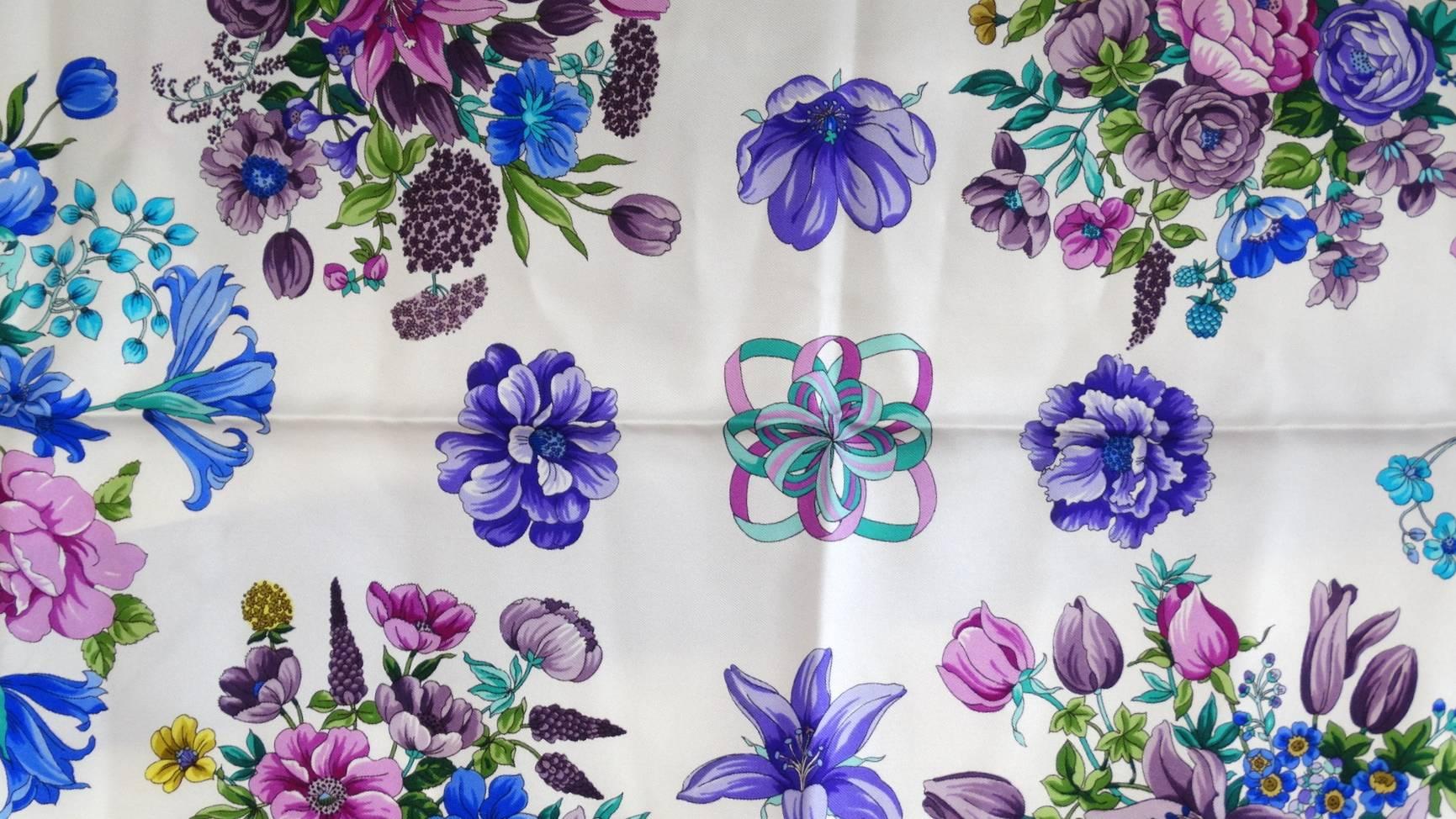 gucci scarf blue flowers