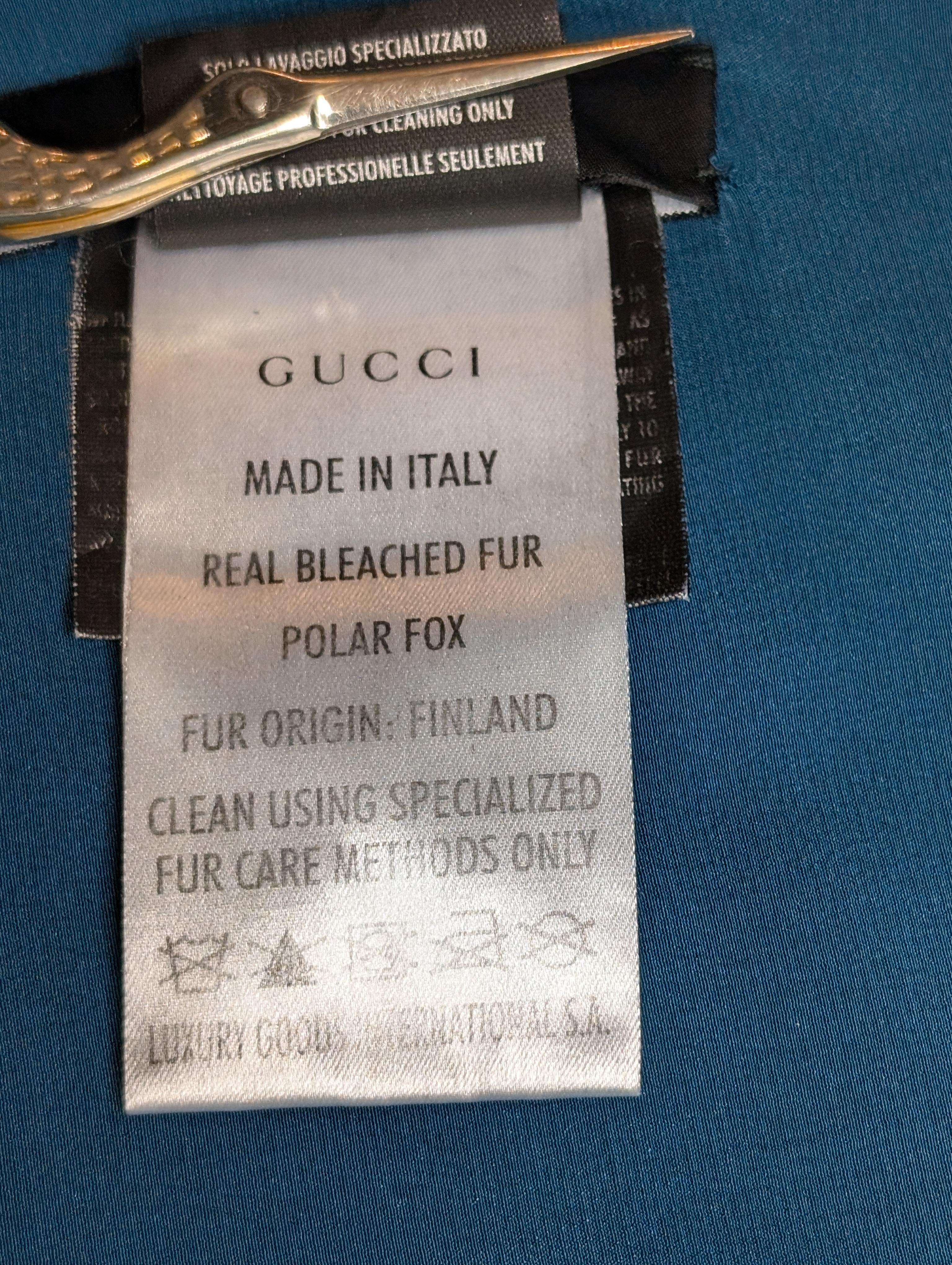 GUCCI blue fox  fur shawl F/W 2011 For Sale 14