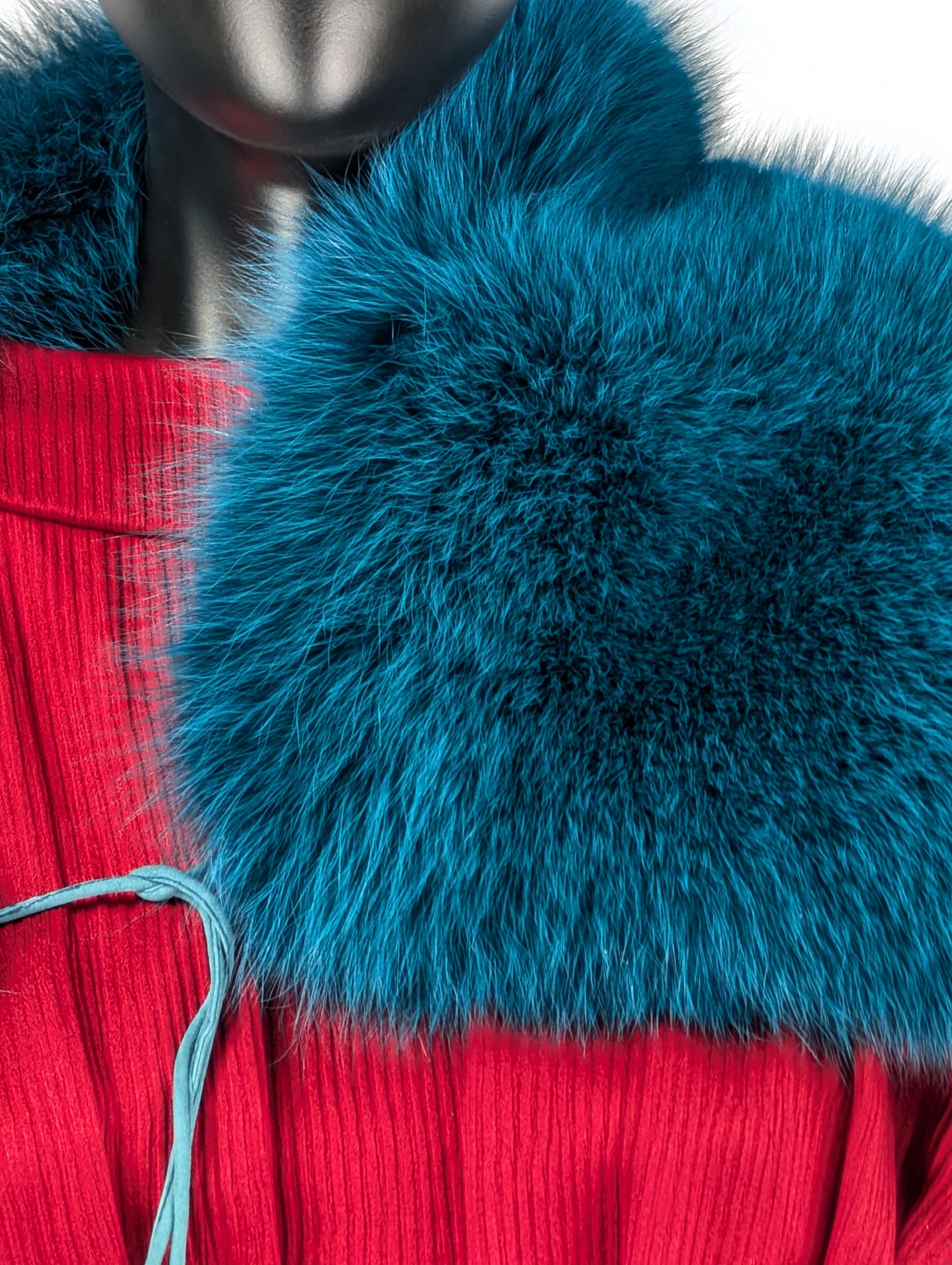 GUCCI blue fox  fur shawl F/W 2011 For Sale 2