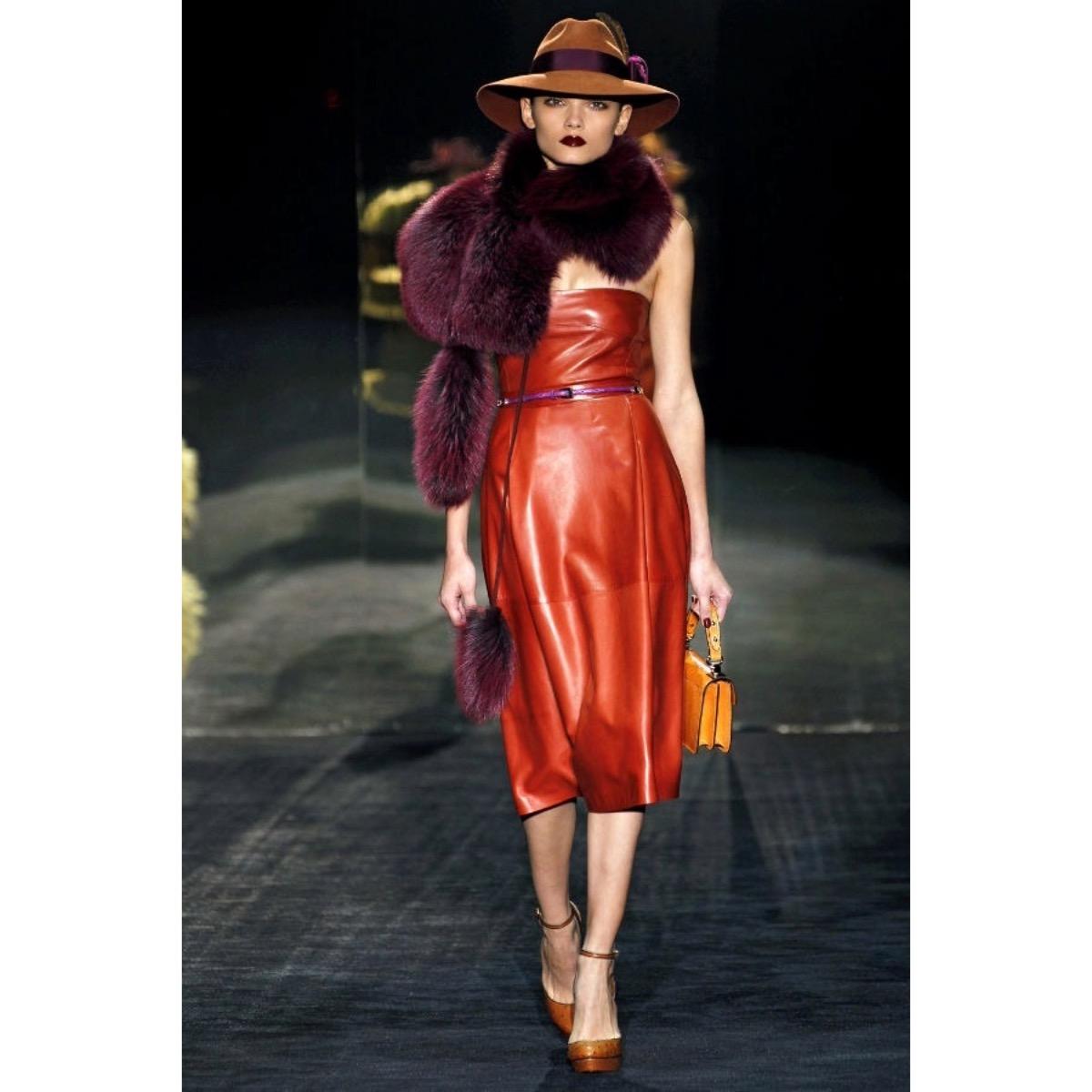 GUCCI blue fox  fur shawl F/W 2011 For Sale 6