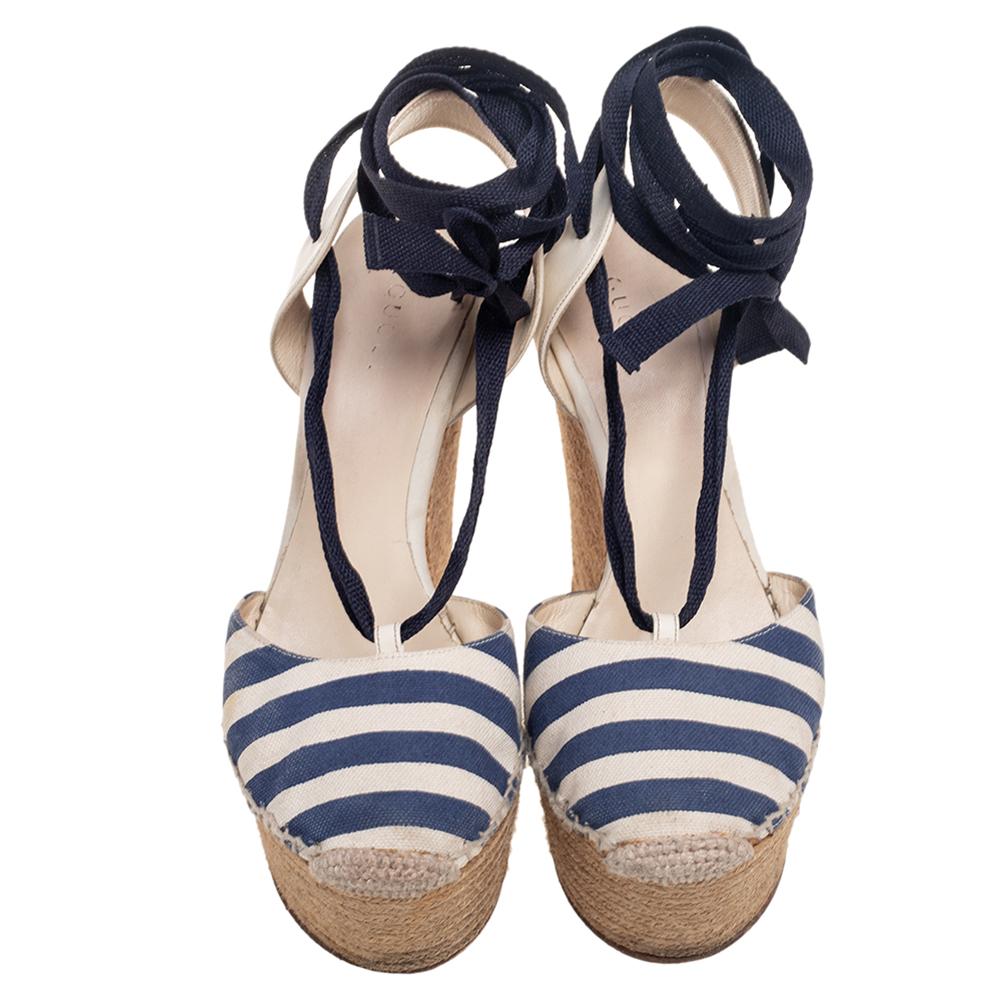 Gucci Blue/Grey Canvas And Leather Espadrille Wedge Ankle Wrap Sandals Size 39 In Good Condition In Dubai, Al Qouz 2