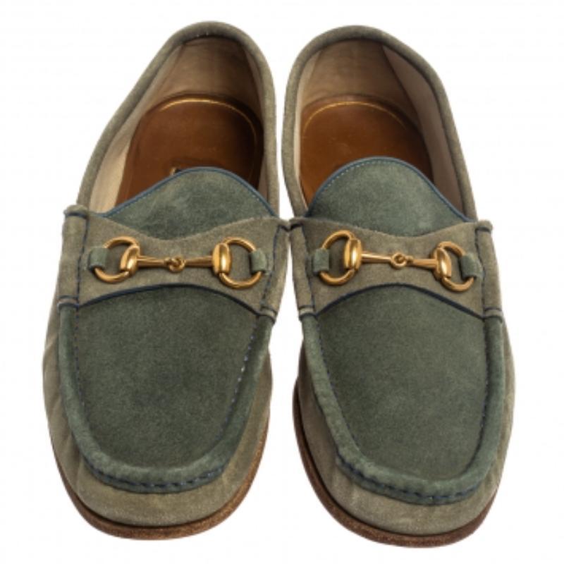 Gucci Blau/Grau Wildleder Horsebit Slip auf Loafers Größe 42 im Zustand „Gut“ im Angebot in Dubai, Al Qouz 2