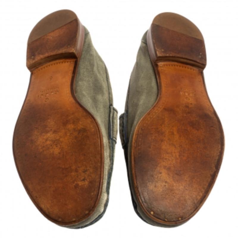 Gucci Blau/Grau Wildleder Horsebit Slip auf Loafers Größe 42 im Angebot 3