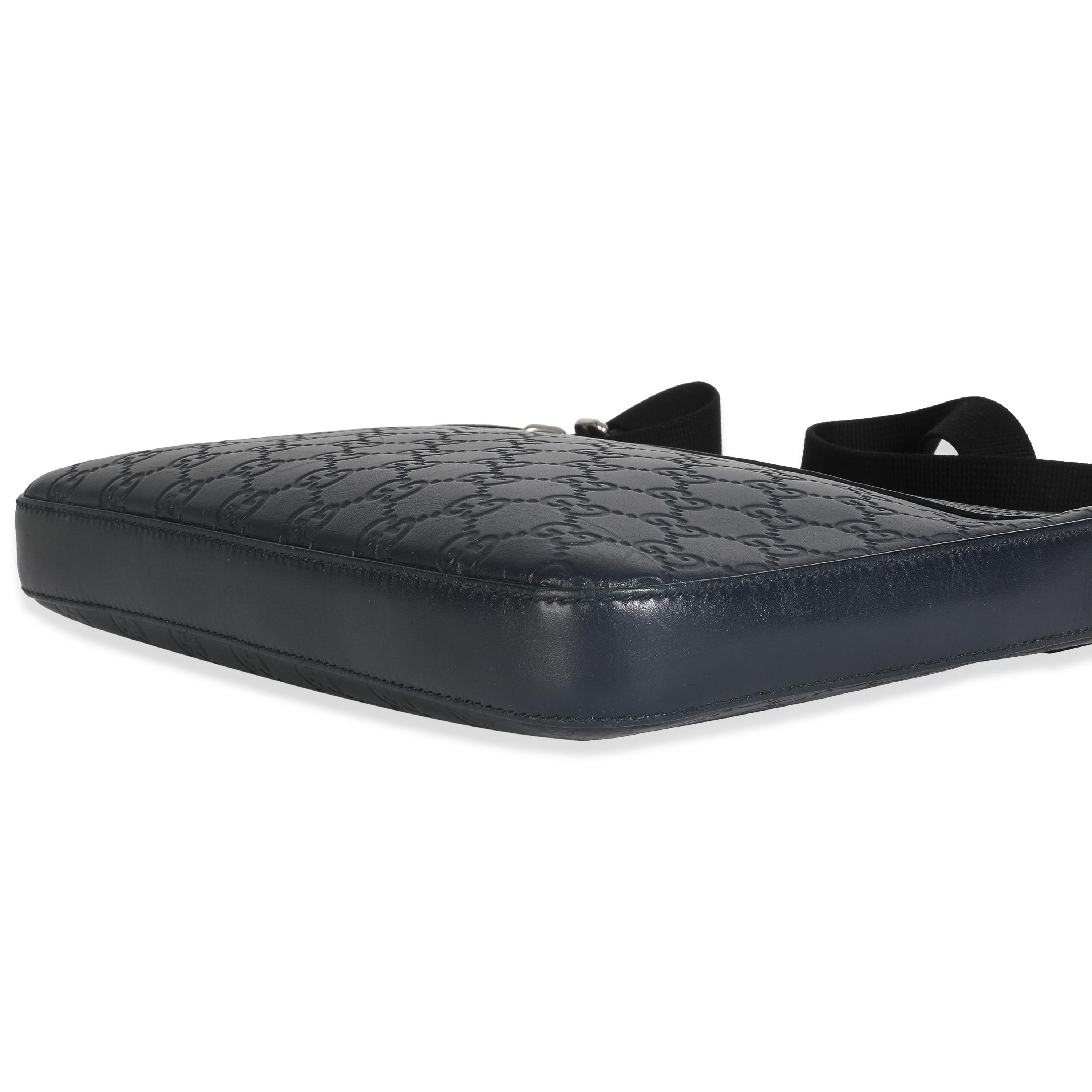 Donna Gucci Blue Guccissima Signature Medium Flat Messenger Bag in vendita